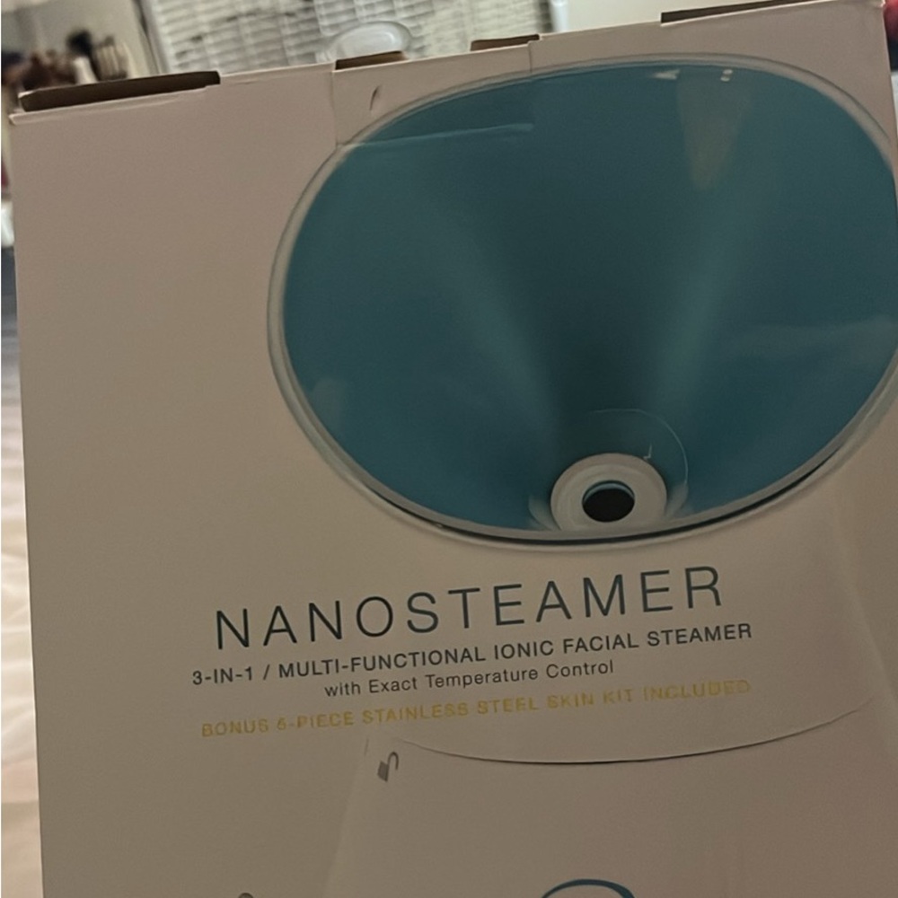 Face and towel steamer barely used
